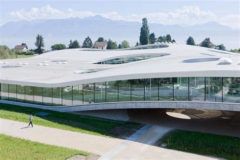 rolex learning center architecture.